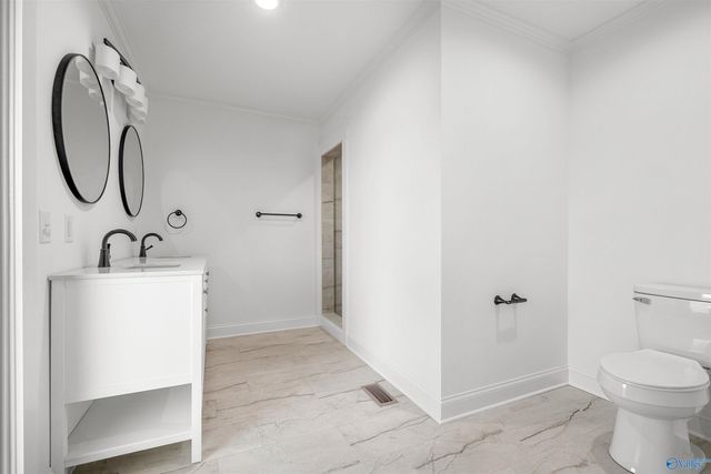 407 Bay Point Drive, Rainbow City, AL 35906