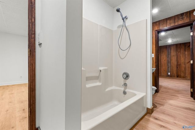 407 Bay Point Drive, Rainbow City, AL 35906