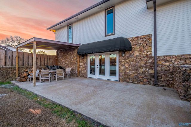 407 Bay Point Drive, Rainbow City, AL 35906