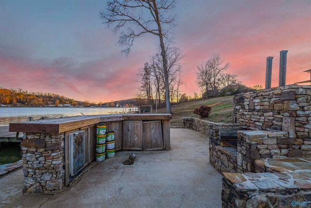 407 Bay Point Drive, Rainbow City, AL 35906