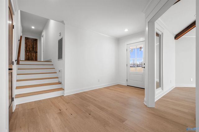 407 Bay Point Drive, Rainbow City, AL 35906