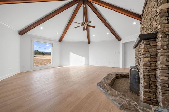 407 Bay Point Drive, Rainbow City, AL 35906