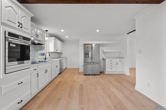 407 Bay Point Drive, Rainbow City, AL 35906