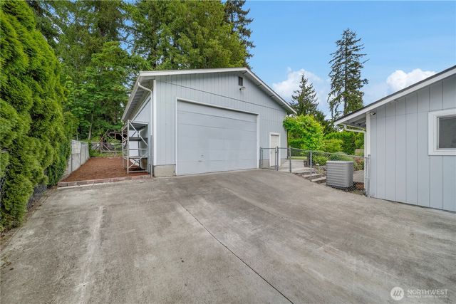 19407 67th Street Ct E, Bonney Lake, WA 98391