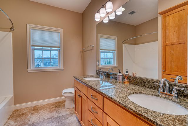 909 Uriel Court, Evansville, IN 47725