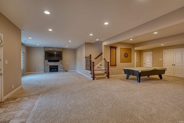 909 Uriel Court, Evansville, IN 47725