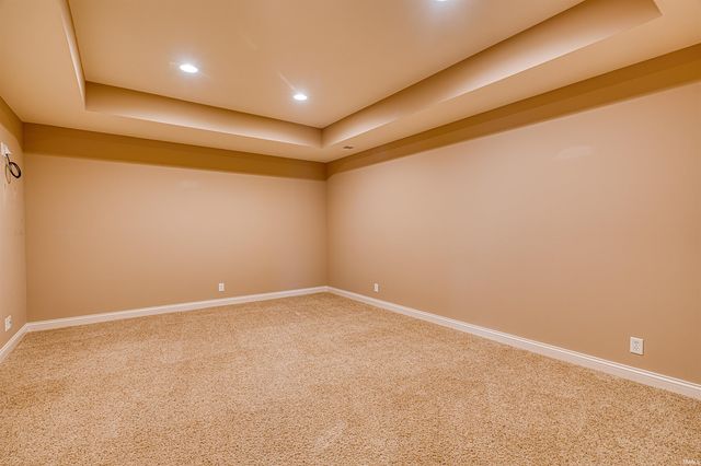 909 Uriel Court, Evansville, IN 47725