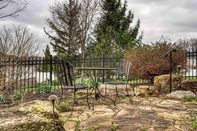 909 Uriel Court, Evansville, IN 47725