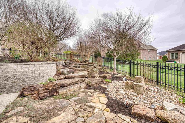 909 Uriel Court, Evansville, IN 47725