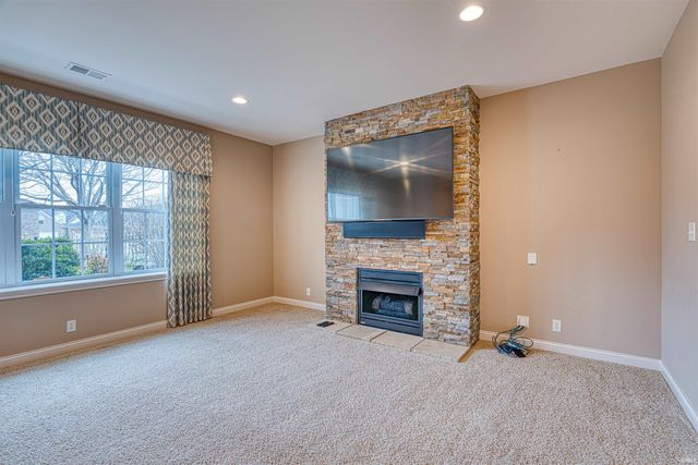 909 Uriel Court, Evansville, IN 47725