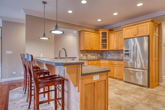 909 Uriel Court, Evansville, IN 47725