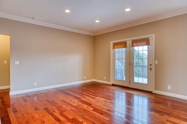 909 Uriel Court, Evansville, IN 47725