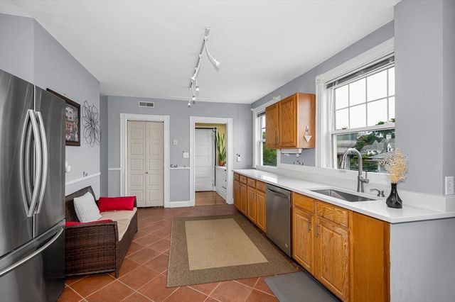 374 Massachusetts Ave 3, Arlington, MA 02474