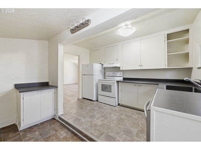 2291 Norkenzie Rd, Eugene, OR 97401