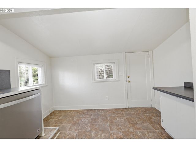 2291 Norkenzie Rd, Eugene, OR 97401