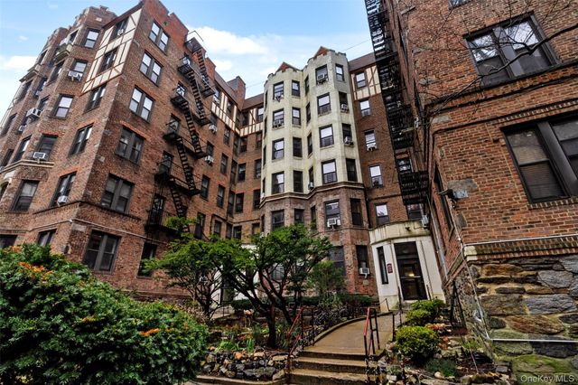 760 Brady Avenue 217, Bronx, NY 10462