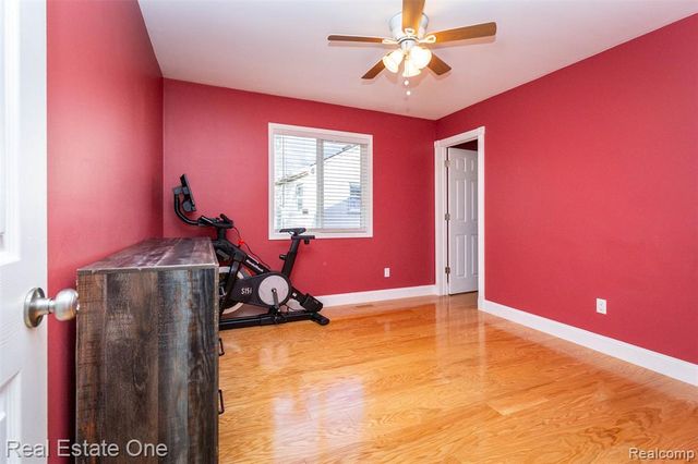 33119 Robeson Street, Saint Clair Shores, MI 48082