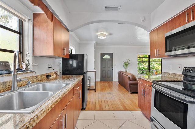 1440 NE 148th St, Miami, FL 33161