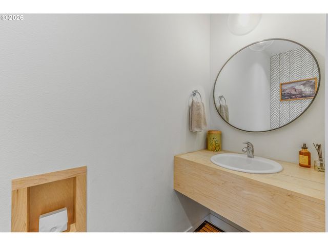 26811 Ne YACOLT Rd, Yacolt, WA 98675