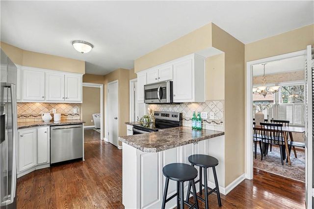 8927 Foster Lane, Overland Park, KS 66212