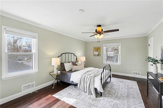 8927 Foster Lane, Overland Park, KS 66212