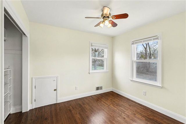 8927 Foster Lane, Overland Park, KS 66212