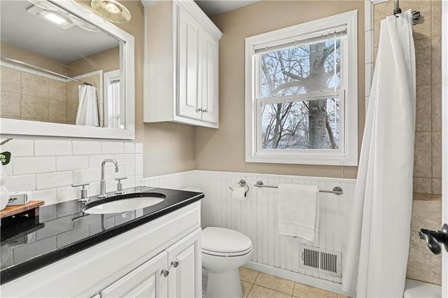 8927 Foster Lane, Overland Park, KS 66212