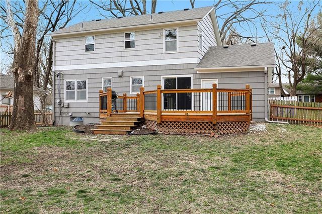 8927 Foster Lane, Overland Park, KS 66212