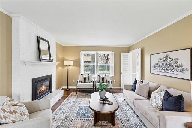 8927 Foster Lane, Overland Park, KS 66212