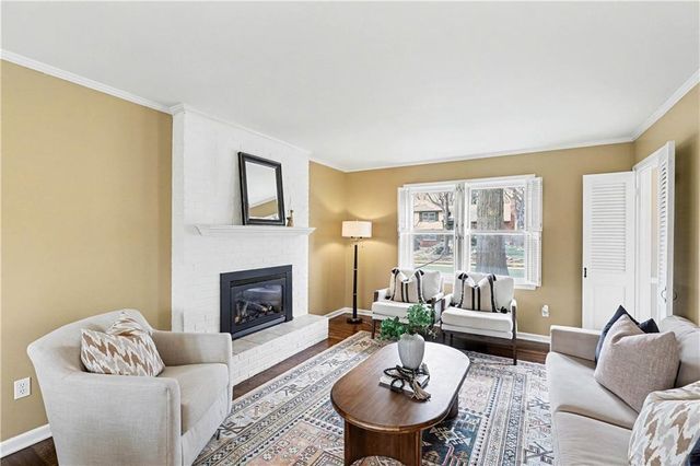 8927 Foster Lane, Overland Park, KS 66212