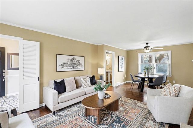 8927 Foster Lane, Overland Park, KS 66212