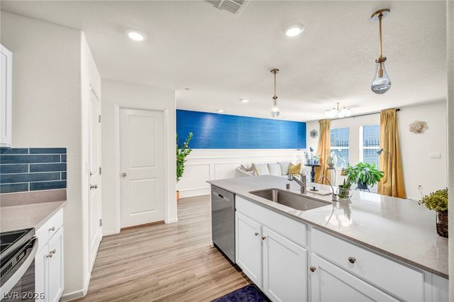 6956 Stratham Hill Street, Las Vegas, NV 89166