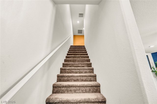 6956 Stratham Hill Street, Las Vegas, NV 89166