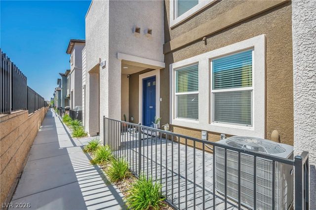 6956 Stratham Hill Street, Las Vegas, NV 89166
