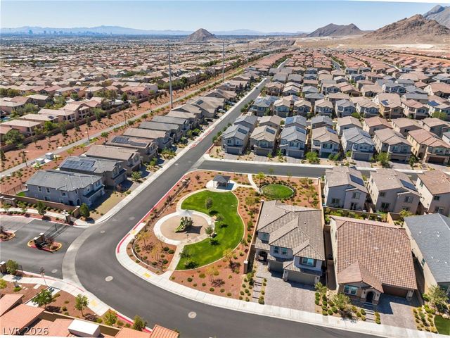 6956 Stratham Hill Street, Las Vegas, NV 89166