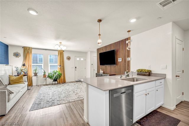 6956 Stratham Hill Street, Las Vegas, NV 89166