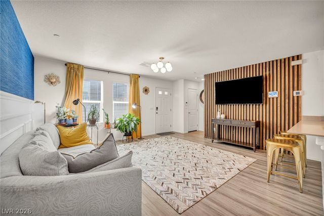 6956 Stratham Hill Street, Las Vegas, NV 89166