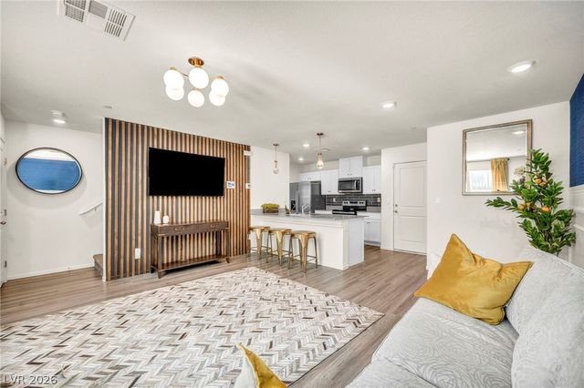 6956 Stratham Hill Street, Las Vegas, NV 89166