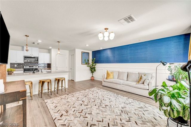 6956 Stratham Hill Street, Las Vegas, NV 89166