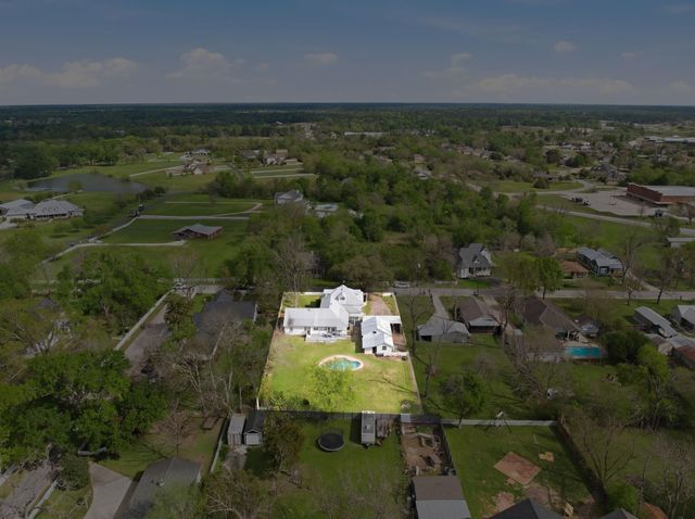 705 College Street, Montgomery, TX 77356