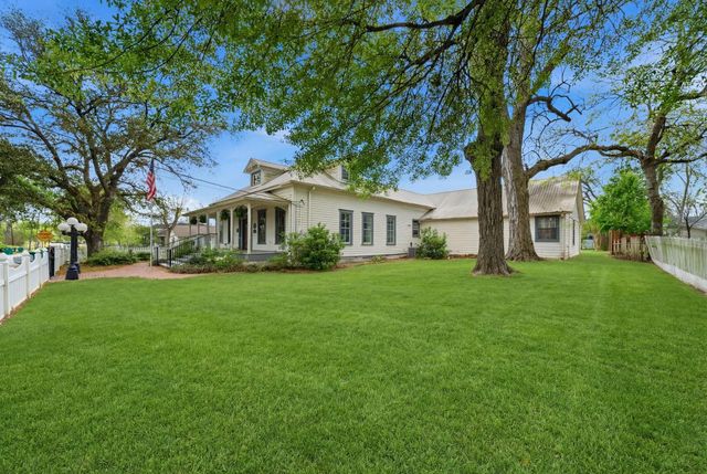 705 College Street, Montgomery, TX 77356