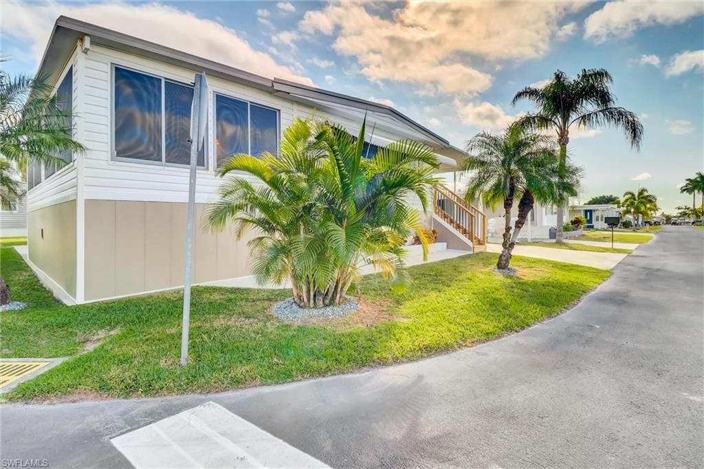227 Tangerine DR, FORT MYERS, FL 33905 — photo 2