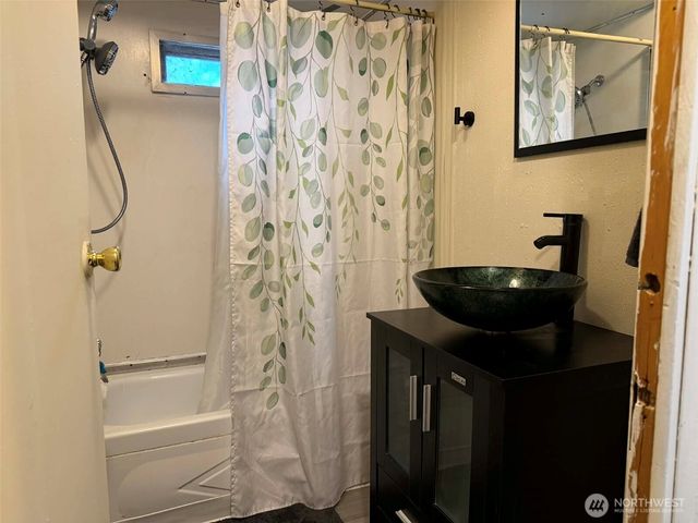 591 NE Larson Boulevard, Belfair, WA 98528