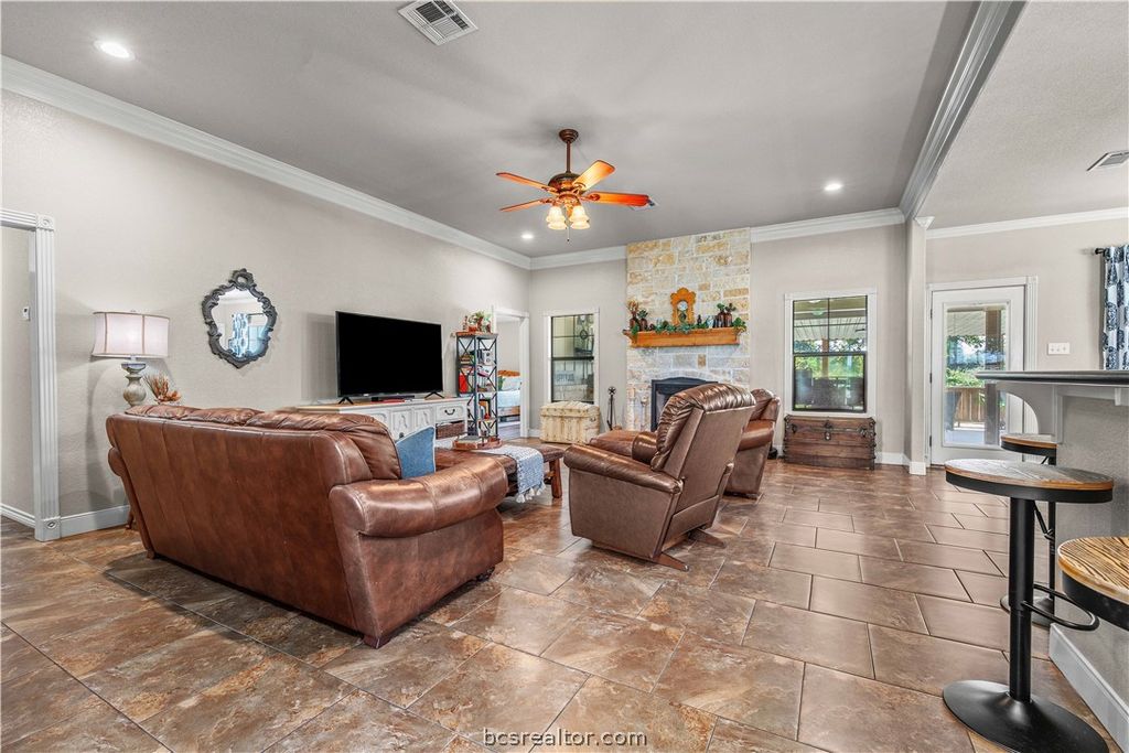 8748 Tejas Ranch Loop, Bryan, TX 77808 — photo 4