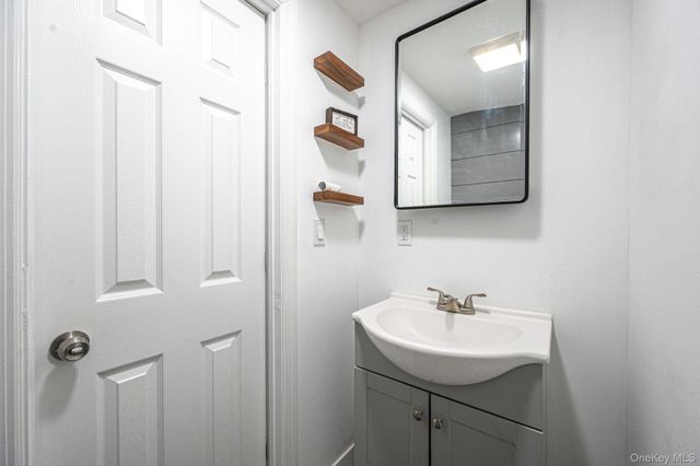 38 Hawthorne Road, Rocky Point, NY 11778