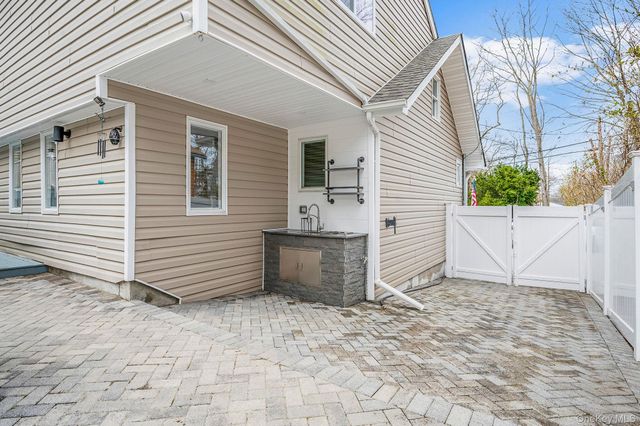 38 Hawthorne Road, Rocky Point, NY 11778