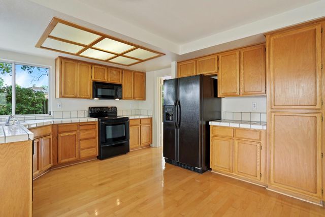 1363 Egret Dr, Tracy, CA 95376