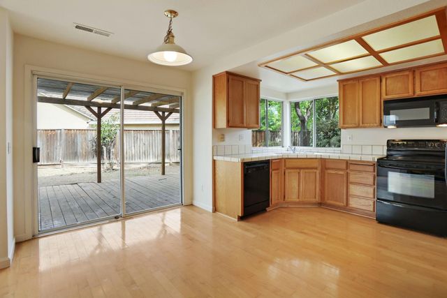 1363 Egret Dr, Tracy, CA 95376