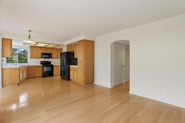 1363 Egret Dr, Tracy, CA 95376