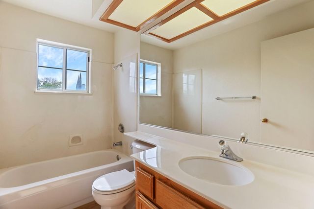 1363 Egret Dr, Tracy, CA 95376